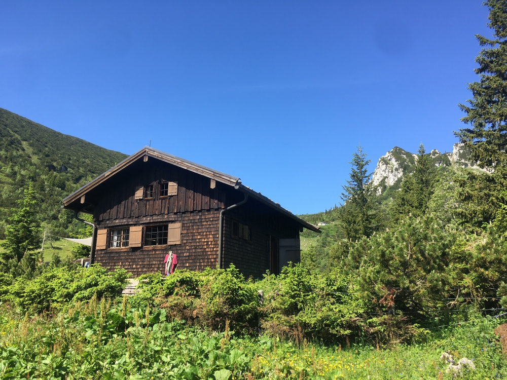 Ruchenkopf-Hütte -> Soinsee: Ruchenkopfhütte von Osten