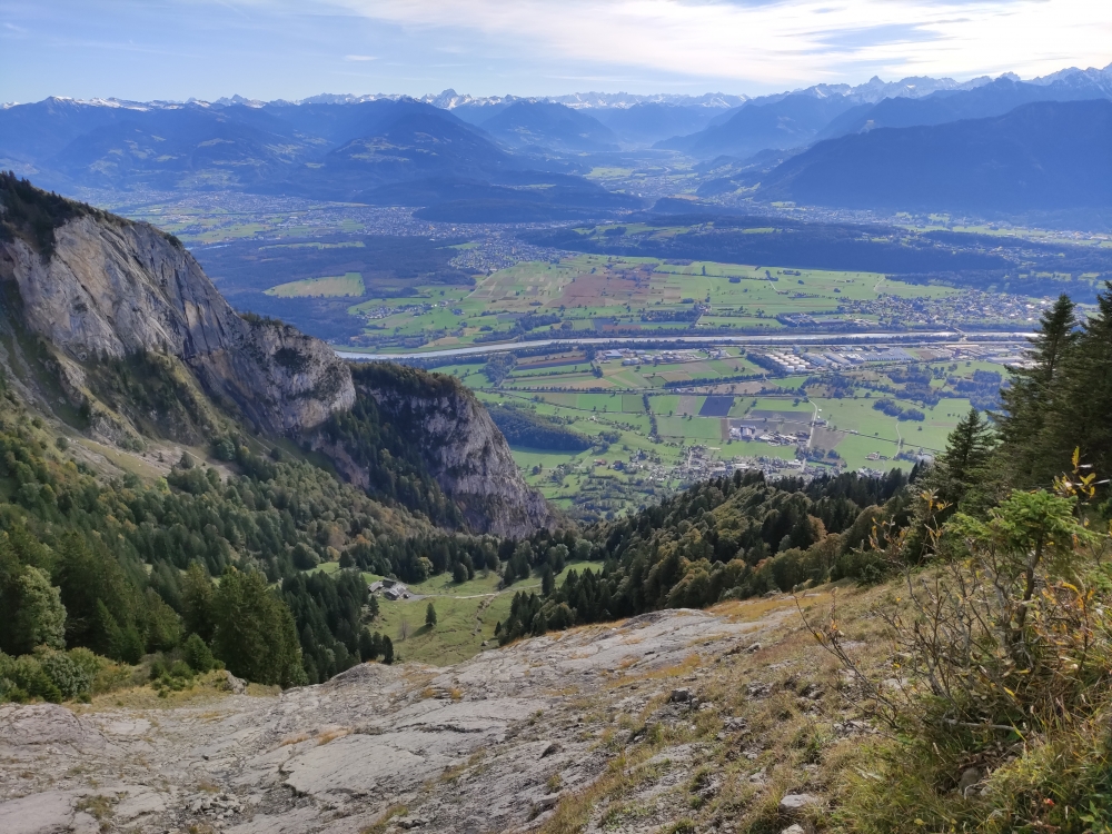 Blick ins Rheintal oberhalb der Alp Rohr