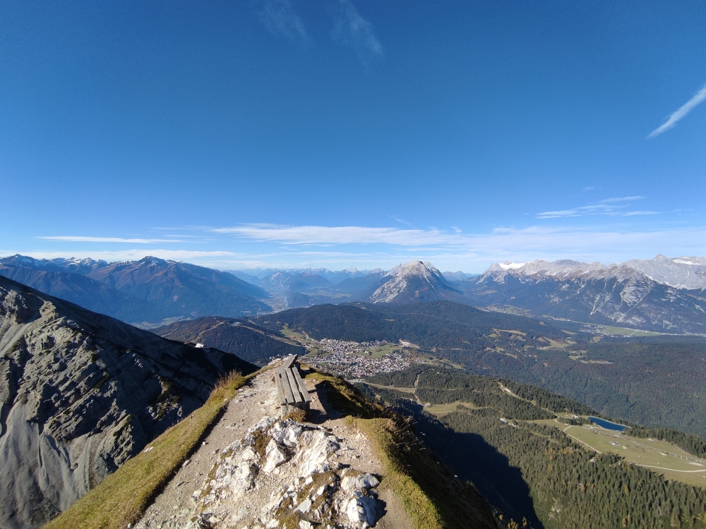 Blick über Seefeld auf Inntal, Hohe Munde und Zugspitze  (Seefelder Spitze)